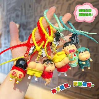 100 รูปแบบ Crayon Shin-Chan พวงกุญแจสไตล์ใหม่ Crayon Shin-Chan ชุดนอนพวงกุญแจรถการ์ตูนคู่นักเรียนกระเป๋านักเรียนกระเป๋าเป้สะพายหลัง Pend