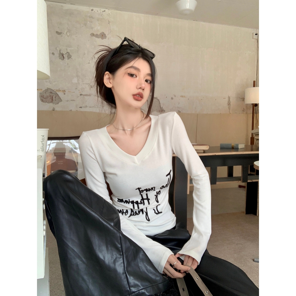 【BANKO】เสื้อยืดสำหรับผู้หญิง สไตล์อเมริกันฤดูใบไม้ร่วง ทรงหลวม พิมพ์ลายสีขา&nbsp;แขนยาวคอนักราฟ