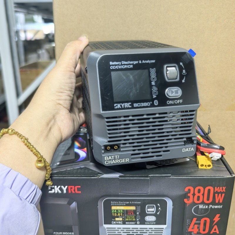 ใหม่SKYRC BD380+ เครื่องวิเคราะห์การปล่อยแบตเตอรี่ 380W 40A 40V หลายโหมด CC/CP/CR/CV สําหรับรุ่น RC