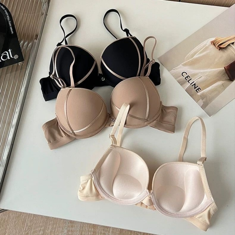 Sweetie🔥【จาก A เป็น C】 เสื้อใน ยกทรงดันทรง บางด้านบน หนาด้านล่าง 2.5 ซม. นุ่มและสบายผิว ระบายอากาศได้ดี มีความยืดหยุ่นสูง ยกกระชับและป้องกันการหย่อนคล้อย สายสะพายยืดหยุ่น ปรับได้ตามต้องการ