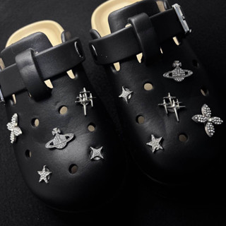 หมุดรองเท้า Saturn & Pentagram ติดแกน metallic สไตล์ cosmic …