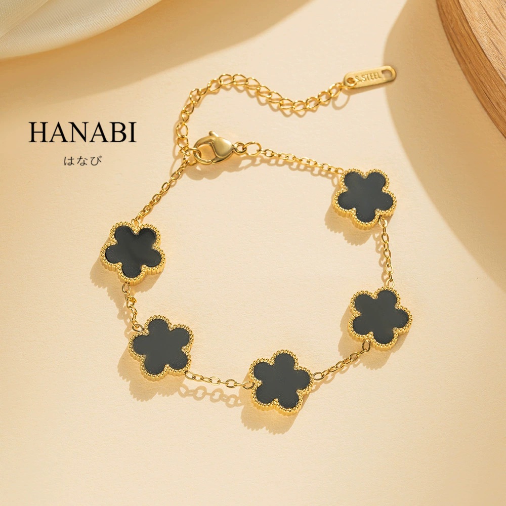 HANABI สร้อยข้อมือมุกดอกไม้ สแตนเลสมีลวดลายเหมือนดอกไม้และเคลือบเป็นสีทอง 18K ของขวัญสำหรับผู้หญิง