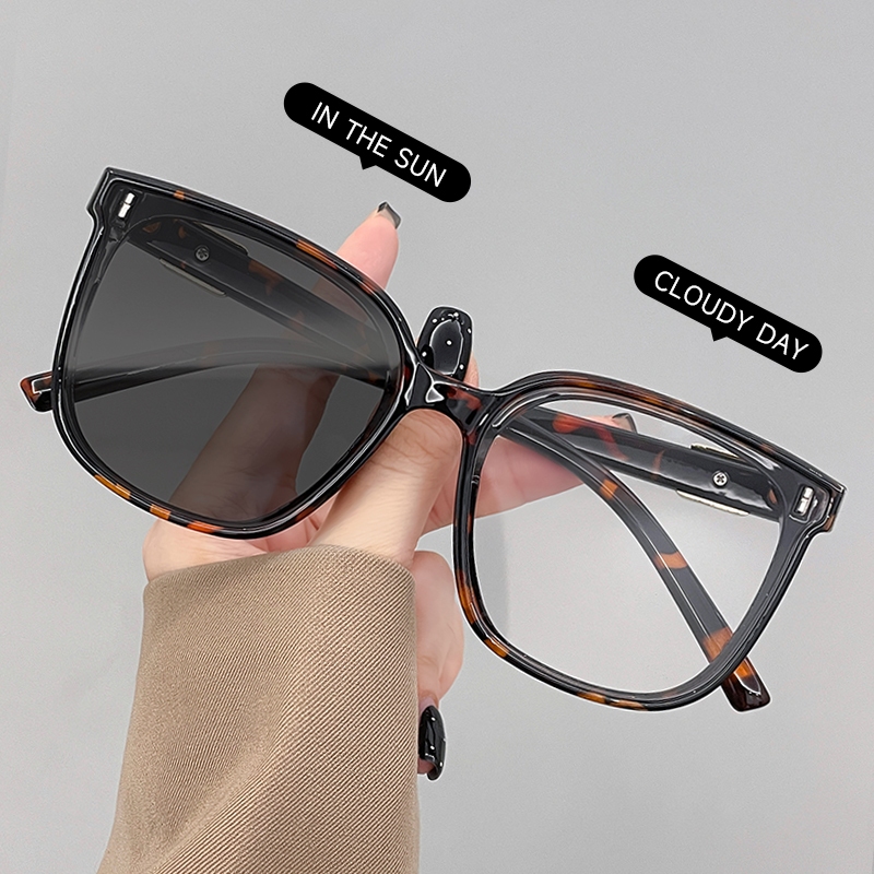 แว่นตากันแดดแบบ Street Style กรอบสแควร์สีดำ Photochromic UV400 สำหรับทุกคน