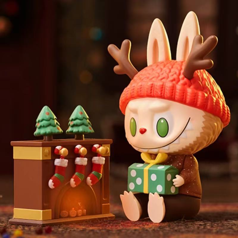 POPMART POPMART LABUBU LABUBU Christmas Mystery Box Together รูปสํานักงานตุ๊กตาตกแต่งของเล่นอินเทรนด