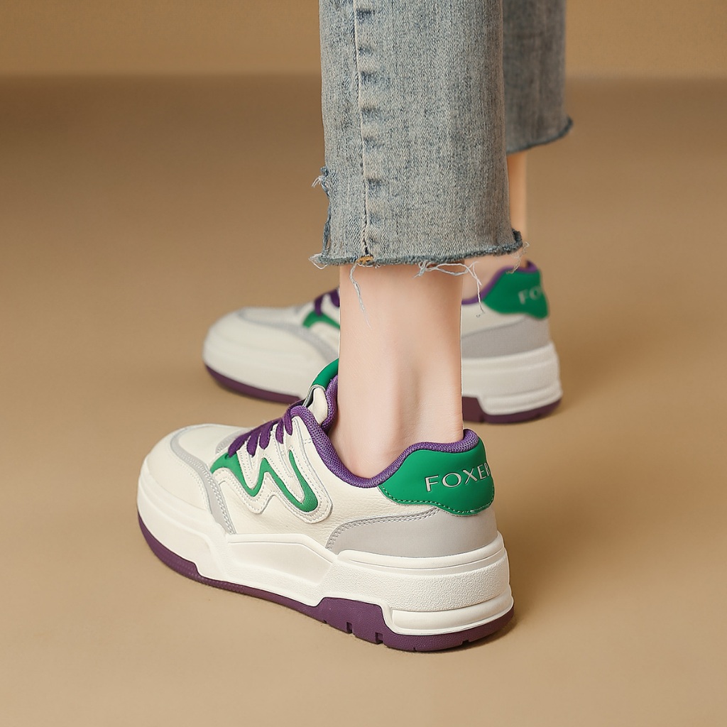FOXER รองเท้าผ้าใบแฟชั่น ระบายอากาศได้ดี สบายกีฬารองเท้าหนา  รองเท้าลําลองเพิ่มความสูงผู้หญิง