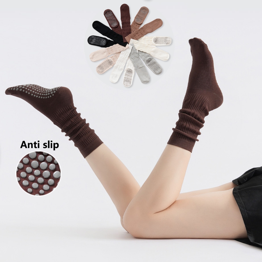 ถุงเท้า-legwarmer สำหรับโยคะและเพลิATES สไตล์มัยราด ออกแบบมาให้สวมใส่กระชับ มีระบบกันลื่น พอดีกับน่อง เพอร์ฟェคท์สำหรับกิจกรรมออกกำลังกาย