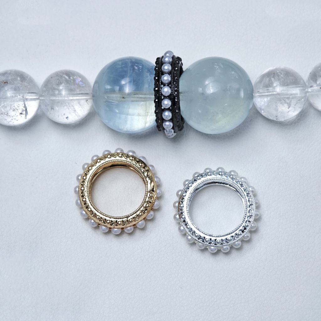 ชุดอัญมณีคริสตัล DIY กับช่องใส่ลูกปัด สร้อยข้อมือและสร้อยคอยกทองแดงสีสันสวยงาม
