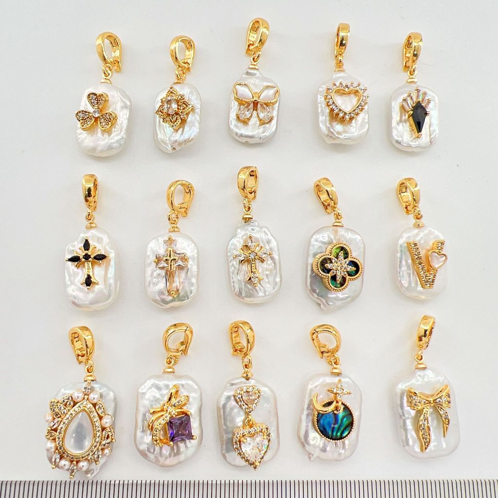 จี้หัวเข็มขัดสไตล์สากล จากมุกบาร็อคธรรมชาติ