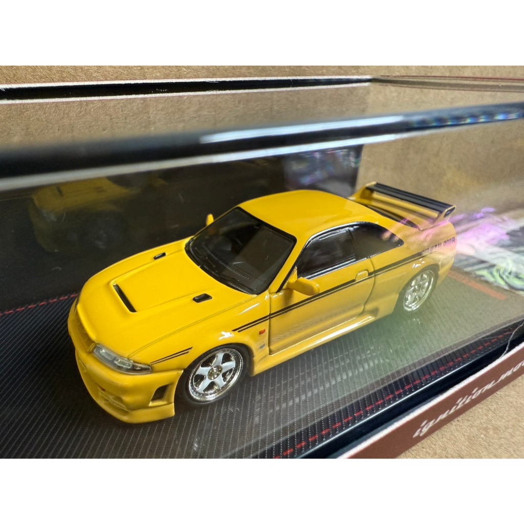 จุดระเบิดรุ่น IG2502 1/64 Nismo R33 GT-R 400R สีเหลือง