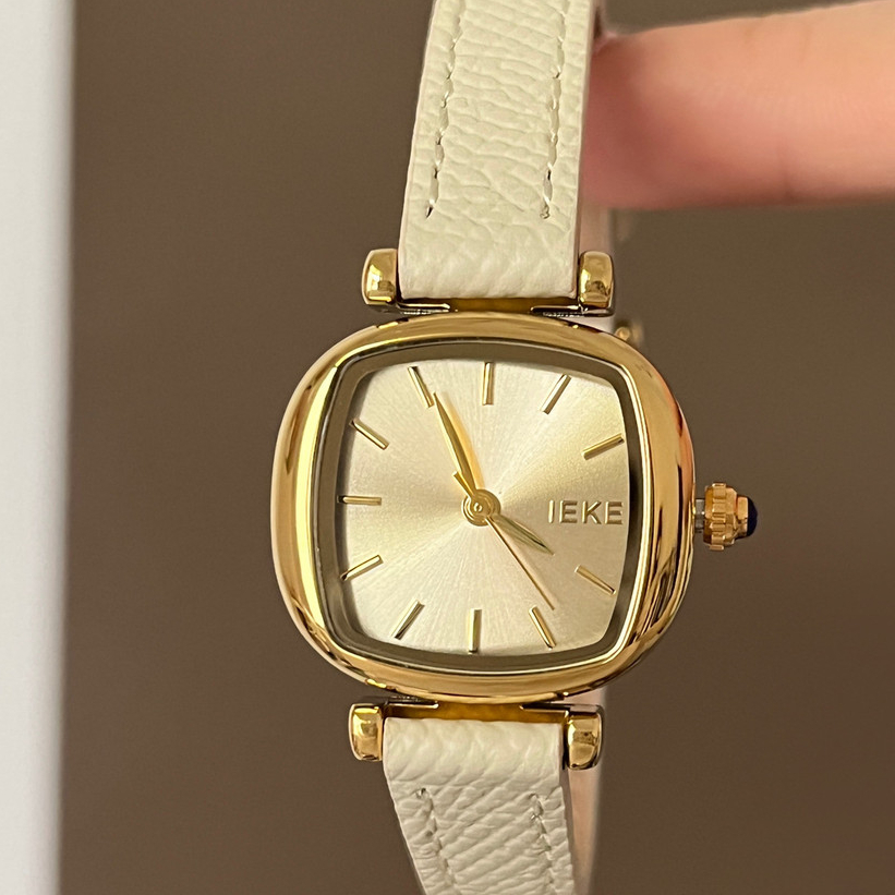 IEKE Retro small Cube Sugar Light Luxury Watch สําหรับผู้หญิง นาฬิกาข้อมืออเนกประสงค์ที่มีการสื่อสาร