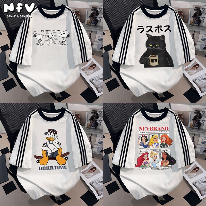 [จัดส่งตลอด 24 ชั่วโมง] NFV เสื้อยืดคอกลมแขนสั้น🎀ลาย 3 ขีด การ์ตูนน่ารัก สไตล์เกาหลี ทรงหลวม ระบายอากาศ YG0