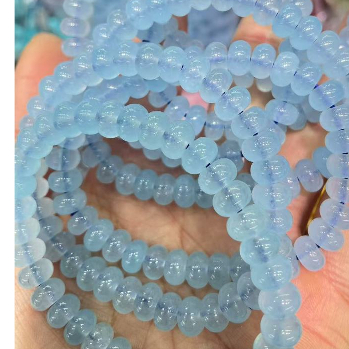 Aquamarine Chalcedony Disc ลูกปัดประมาณ 8 * 4 มม.แหวนสร้อยข้อมือแกะสลักชิ้นคริสตัล Hand-Made เครื่องประดับ diy อุปกรณ์เสริม Simple All-Match ของขวัญ