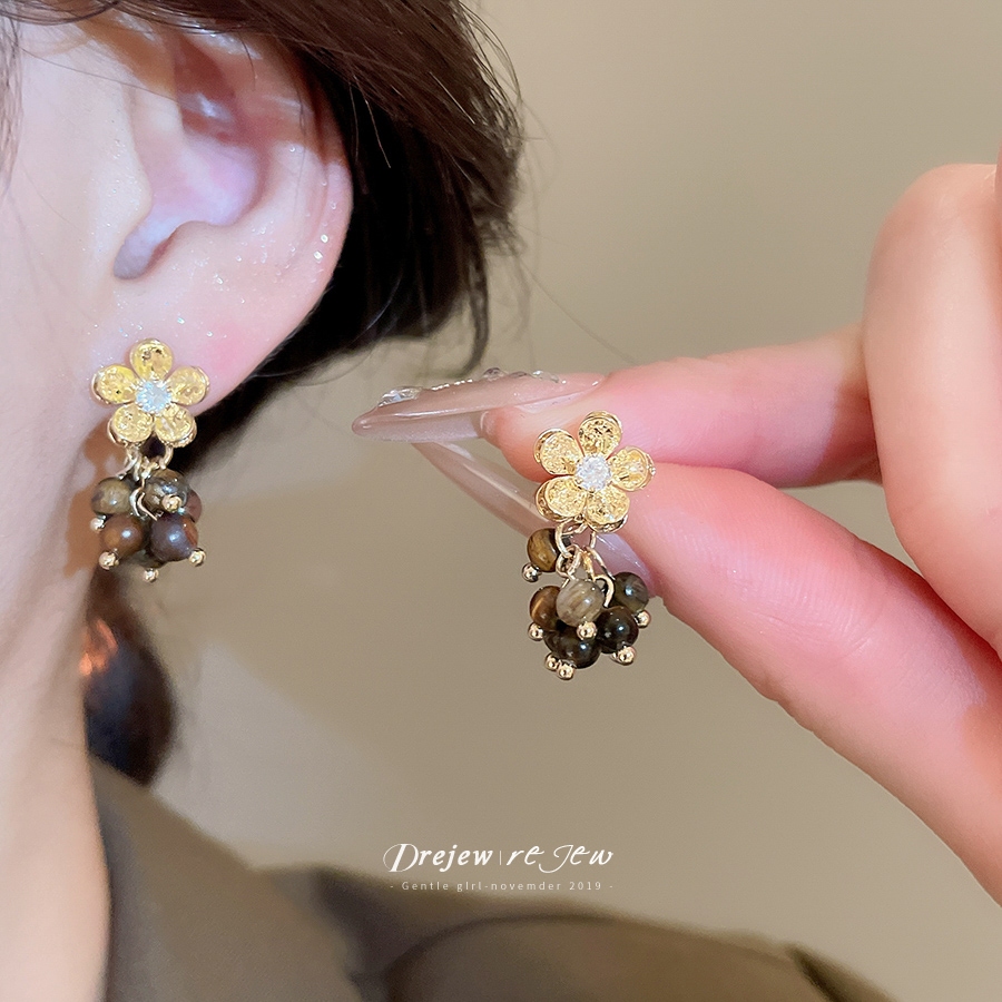 ต่างหูเข็มเงินลายตาเสือ เพทาย และดอกไม้ พู่จี้ สไตล์สตั๊ด อินเทรนด์