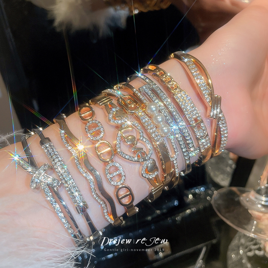 Dreejew Luxury Zircon สร้อยข้อมือสำหรับผู้หญิง สปาร์คเกิลลิ่ง statement ดีไซน์ Gold-Tone, Silver-Tone และ Pearls แฟชั่นเครื่องประดับและของขวัญ