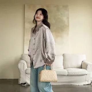 Textured Satin Blouse เสื้อเชิ้ตแขนยาวผู้หญิง Glossy Finish ขนาดใหญ่ Fit หลายสี Casual Top