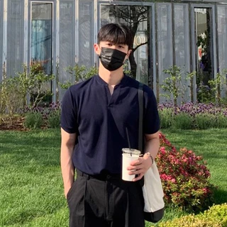 เสื้อแขนสั้นคอเฮนลีย์สีดำสไตล์เกาหลี - ตัวสูงอัดผ้านุ่มสบาย