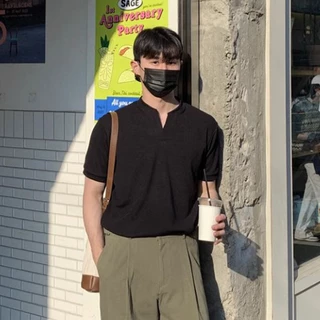 เสื้อแขนสั้นคอเฮนลีย์สีดำสไตล์เกาหลี - ตัวสูงอัดผ้านุ่มสบาย