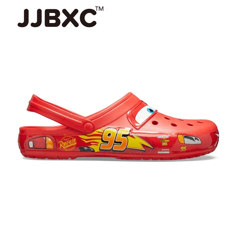 Crocs McQueen  Clog รองเท้าหัวโตผู้ใหญ่ ลายรถแข่งการ์ตูน กันลื่น น้ำหนักเบา ระบายอากาศดี ใส่สบาย