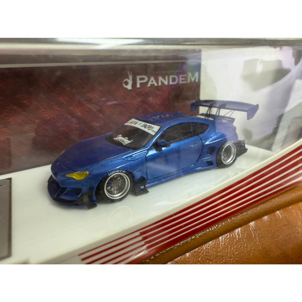 Fuelme 1:64 FM64001-RBBRZ-35C Subaru BRZ ZC6 Rocket Bunny V3.5 Rally Blue