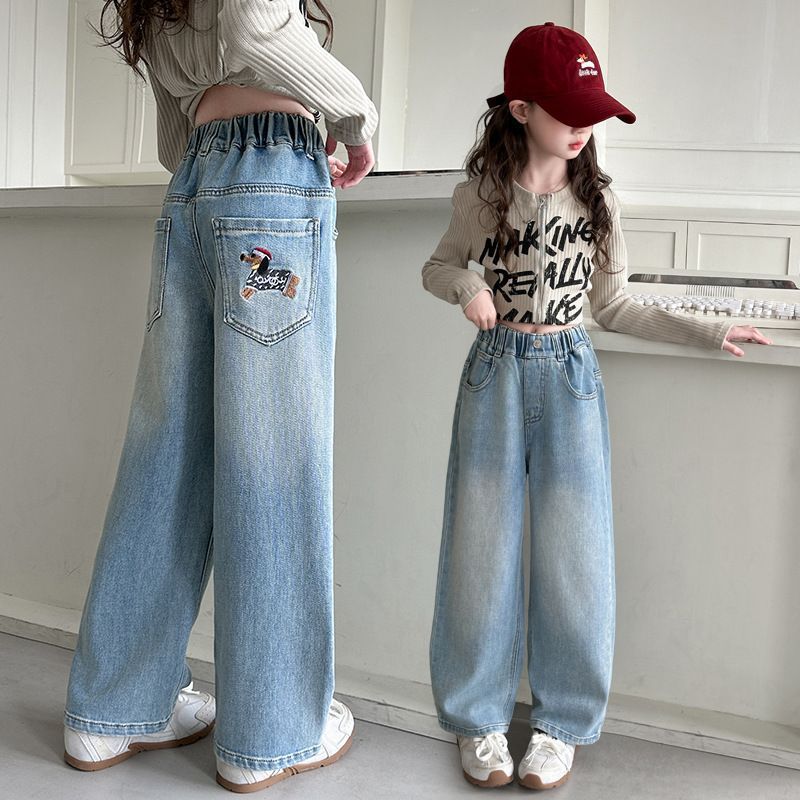 【สินค้าโปรโมชัน】 130-160cm กางเกงเด็ก กางเกงยีนส์เด็กผู้หญิง การออกแบบปัก หลวม เอวยางยืด เวอร์ชั่นเกาหลี แฟชั่น 【จัดส่งจากประเทศไทย】