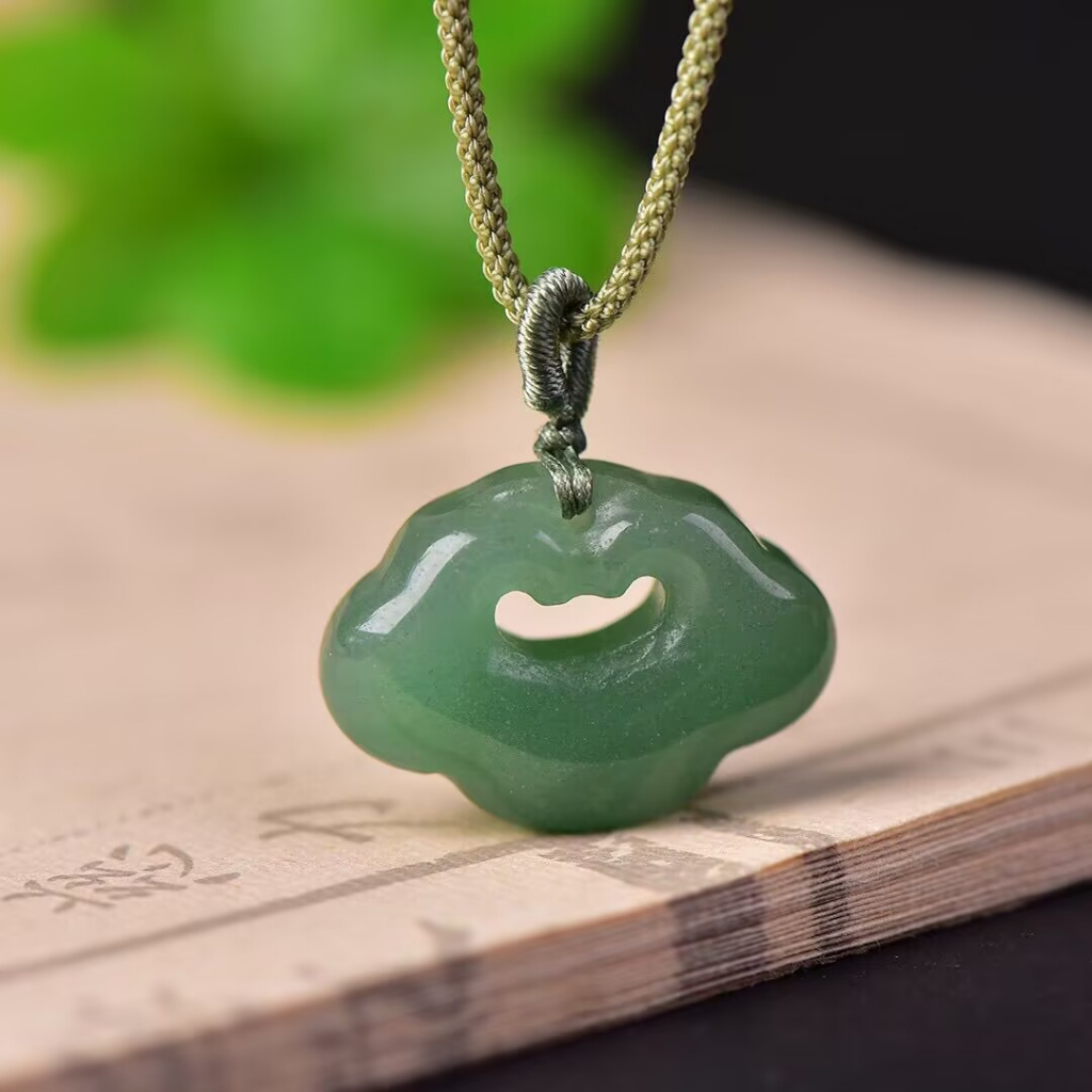 จี้หยก Dongling Yuxiang Cloud Lock สีเขียวธรรมชาติ ล็อกปลอดภัยสำหรับทั้งชายและหญิง