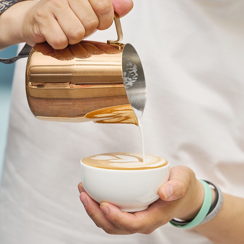 07 WPM Sharp Spout Pitcher 450CC Latte Art Gears