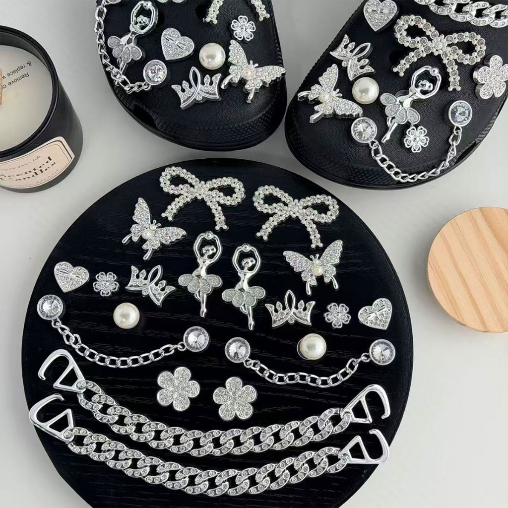 รองเท้า Charm Clog ปุ่มตกแต่งน่ารัก สไตล์การ์ตูน สีสันสดใส สำหรับแต่งเติมสไตล์คุณเอง