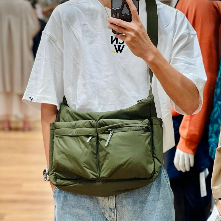 กระเป๋าสะพายข้างกันน้ําความจุขนาดใหญ่-สายรัดปรับได้แบบพกพาสําหรับใช้ในลําลองและสํานักงาน