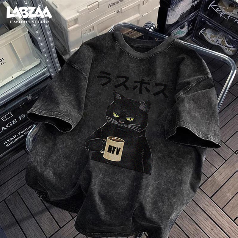 LABZAA ยอดนิยมสไตล์อเมริกัน🐱แขนสั้น คอกลม เสื้อยืด ใส่สบาย ลายพิมพ์แมวดำน้อย เนื้อผ้านุ่ม YG1184