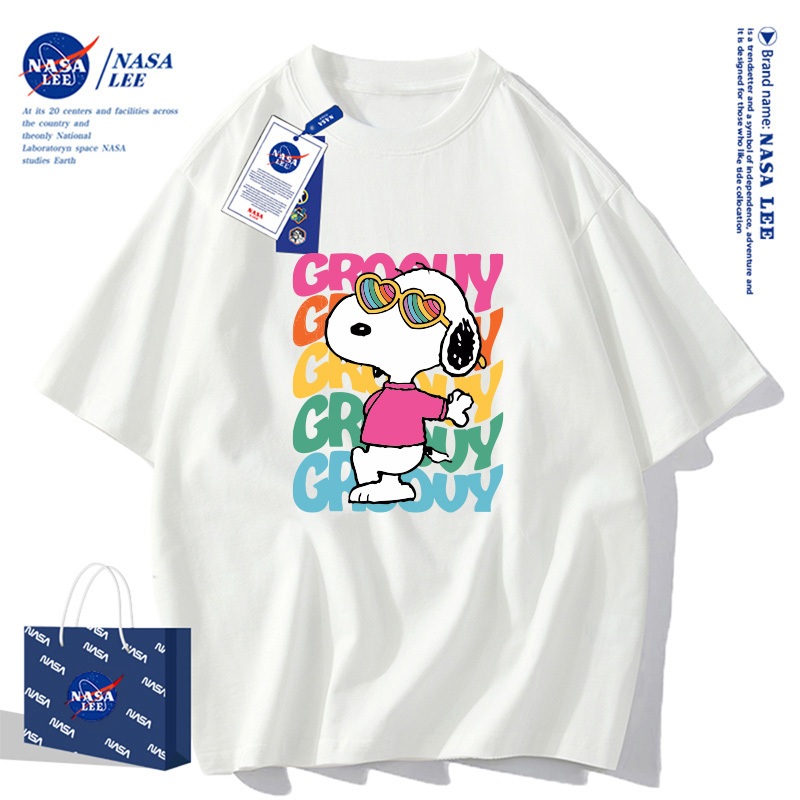 NASA เสื้อยืดคอกลม ลายสุนัข Snoopy เท่ ๆ ใส่ได้ทั้งชายและหญิง ผลิตจากผ้าฝ้าย 100% เหมาะสำหรับเยาวชน