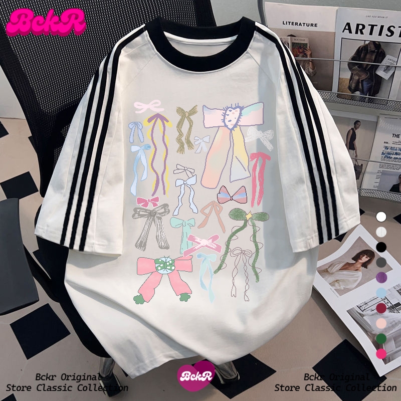 【จัดส่งตลอด 24 ชั่วโมง】🔥BCKR ลายสามแถบ ดีไซน์เก๋ ลายโบว์ คอกลม เสื้อ🎀ชุดหน้าร้อน oversize เสื้อผญ เส