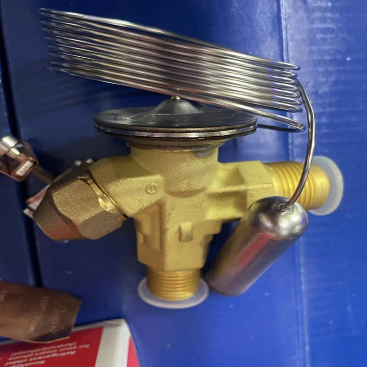 วาล์วขยายอุณหภูมิ Danfoss TS2 0683400 เทส2 068Z3403 สมดุลภายในและภายนอกสําหรับการจัดเก็บความเย็นและเ