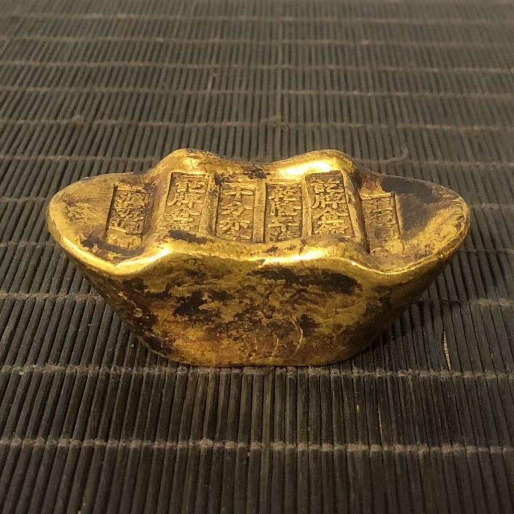 Solid Shifen Red Gold Qianlong เนื้อปีทําความอบอุ่นชื้นที่ละเอียดอ่อนเก่าเผ็ดประณีต Workmanship Slim