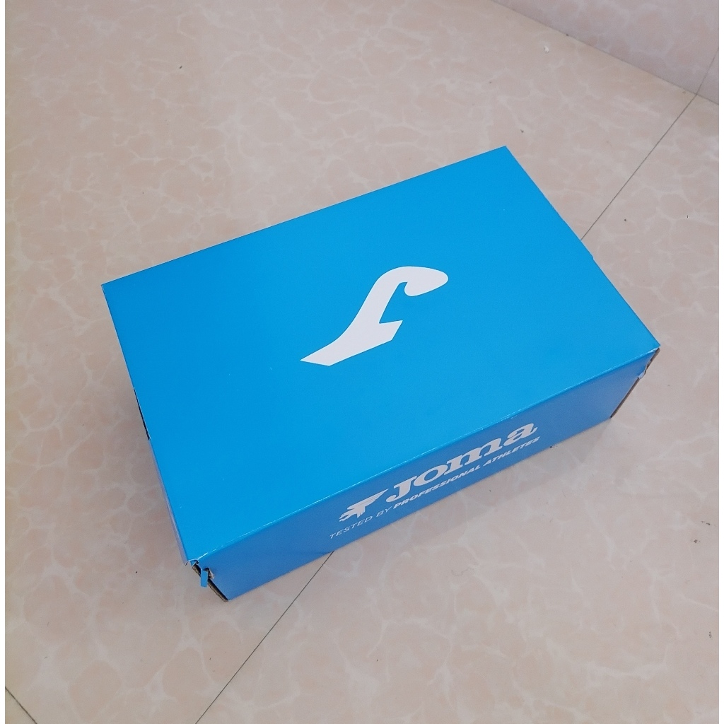 กล่องใส่รองเท้าฟุตบอล ขนส่งแบบกล่อง