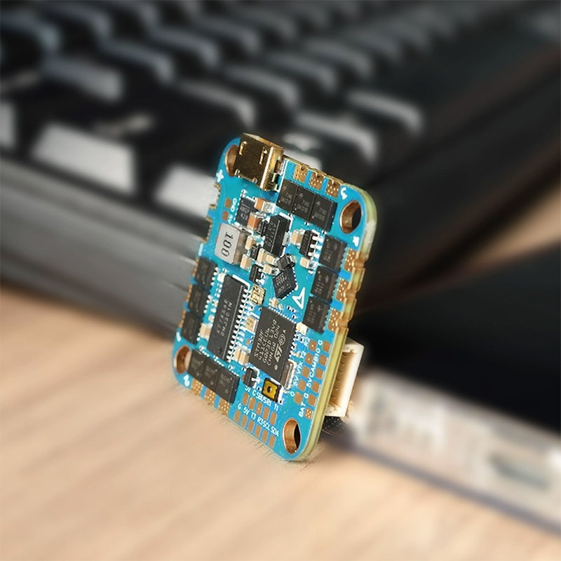 HAKRC HAKRC F411 40A ควบคุมการบิน AIO เครื่องปรับอากาศอิเล็กทรอนิกส์แบบบูรณาการ FPV ดอกไม้ Flying Ra