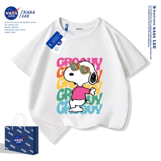 2025สินค้าใหม่! เสื้อยืดแขนสั้นเด็ก NASA ลายการ์ตูนสุนัขสโนปี้ 100% ผ้าฝ้ายแท้ สบายและนุ่ม