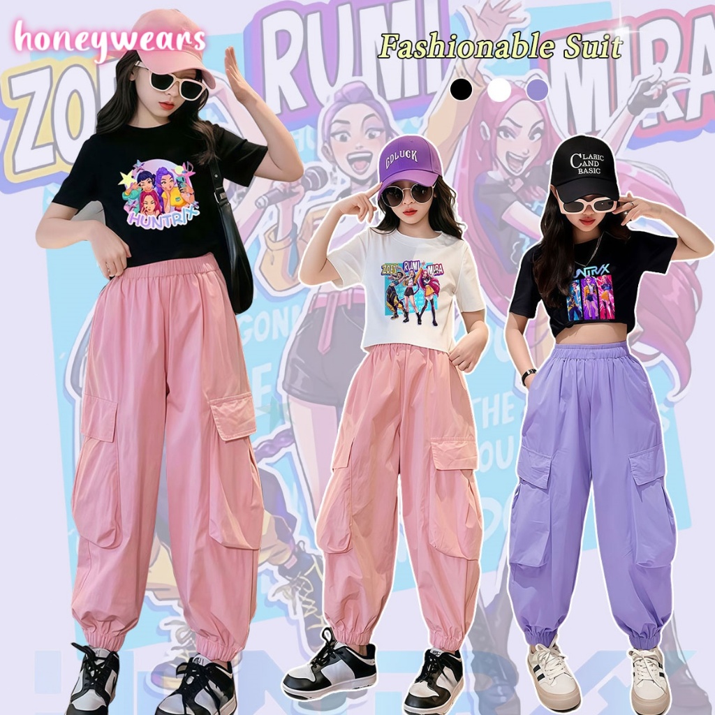 honeywears⚡พร้อมส่ง⚡ชุดเซ็ทเด็ก ชุดตามกระแส kpop demon hunter เสื้อแขนสั้น+กางเกงคาร์โก้ หลายสีให้เลือก แฟชั่นสําหรับเด็กผู้หญิง ไซส์ 120-160