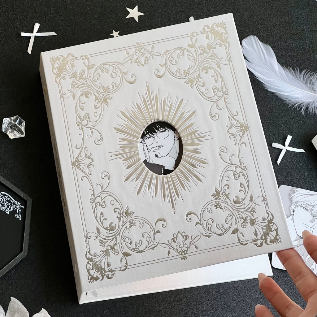 Non-Attribute Silver Hard Shell Window A5 Non-Attribute Card Book 6 หลุมสี่Grid Polaroid Handbook Storage อัลบั้มหนังสือ Star Chasing