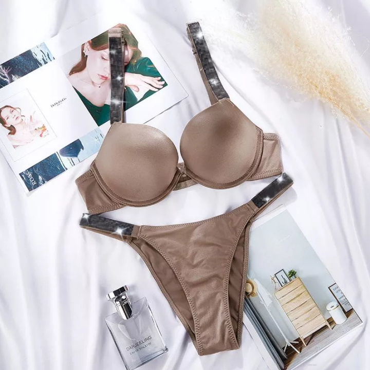 Victoria's Secret Shiny Rhinestone ชุดชั้นในกางเกงชุดหรูหราเซ็กซี่สวยกลับ Gathering bra ชุด  UHPA