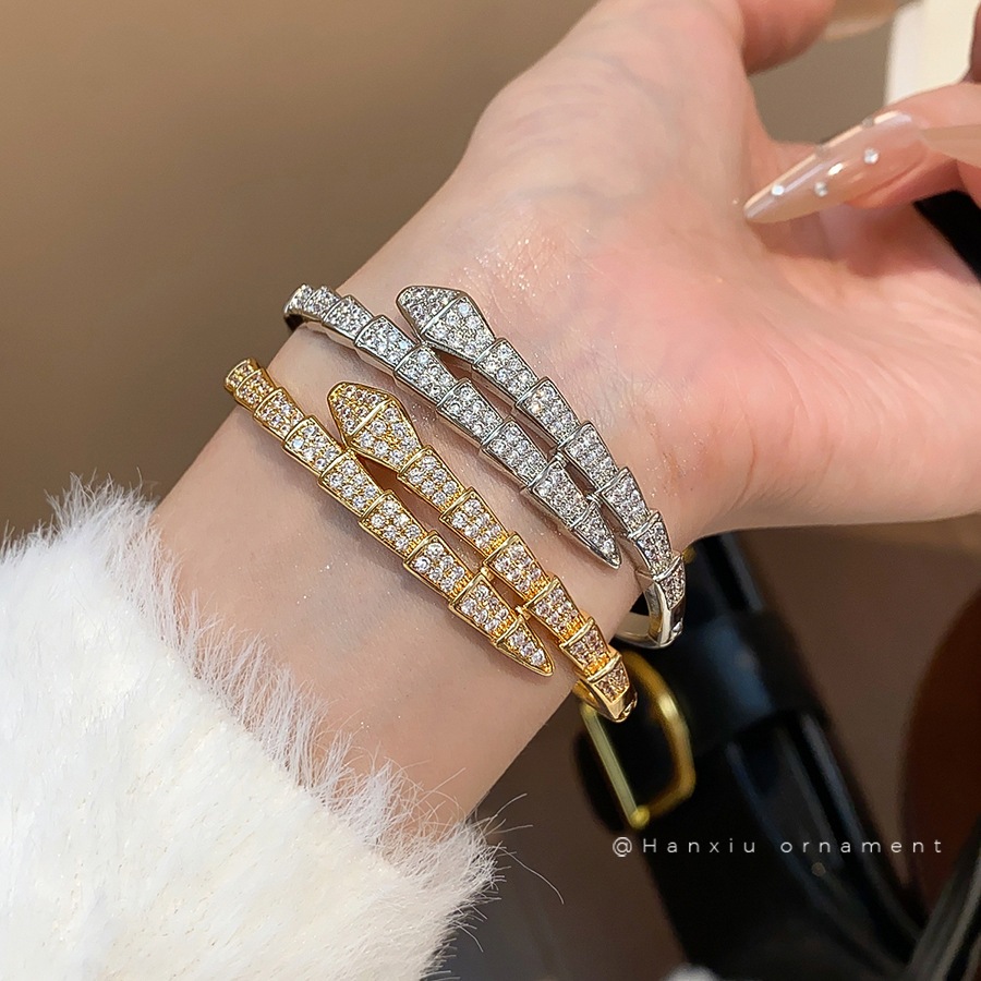 [เจวบิวตี้]สร้อยข้อมือสำหรับผู้หญิง สไตล์หรูหรา เย็บแบบเบาๆ ให้ความรู้สึกไฮเอนด์ เหมาะสำหรับโอกาสพิเศษและการแต่งตัวทุกวัน
