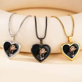 ของขวัญรับปริญญา มิเกลล่า สร้อยคอรูปถ่ายคู่เปลี่ยนสีเมื่ออุ่น สร้างสรรค์ และน่าสนใจ ไม่ซีดจาง และกันน้ํา เหมาะสําหรับมอบของขวัญเซอร์ไพรส์