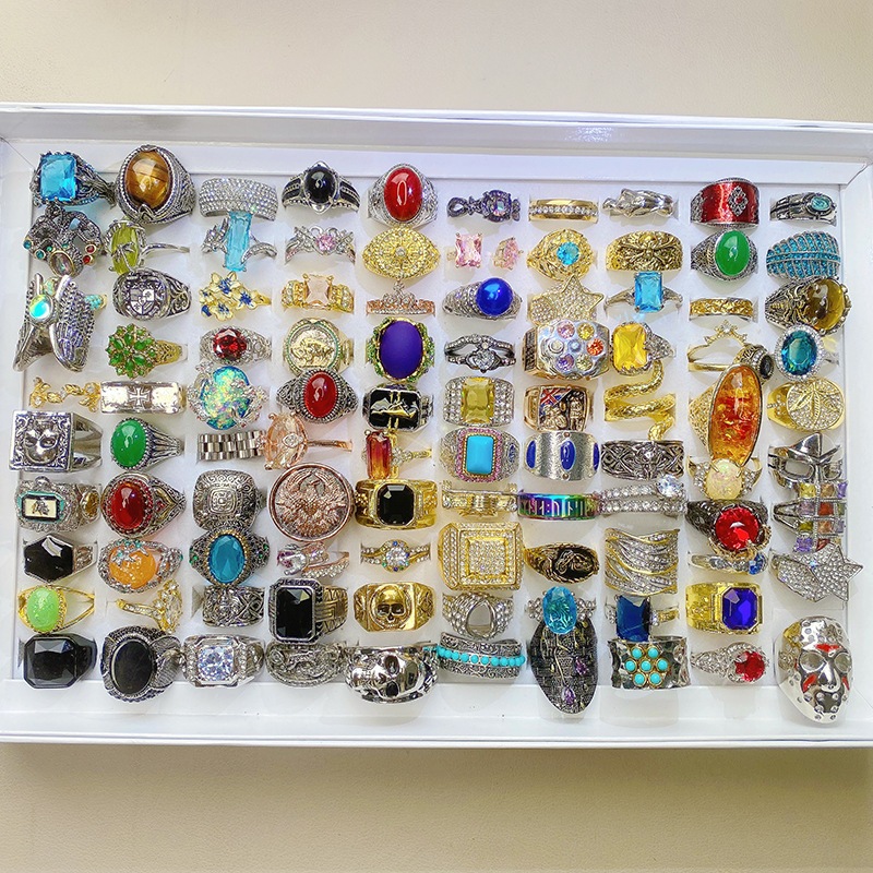30ชิ้น/ล็อตสารพันผู้ชายผู้หญิงสินค้าคงคลังแหวนเครื่องประดับแฟชั่นจํานวนมากหรูหราและประณีตสไตล์พังก์