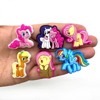 MEIDJ Pony Charms น่ารัก สำหรับตกแต่งรองเท้าแตะ PVC พร้อมปุ่มยึด