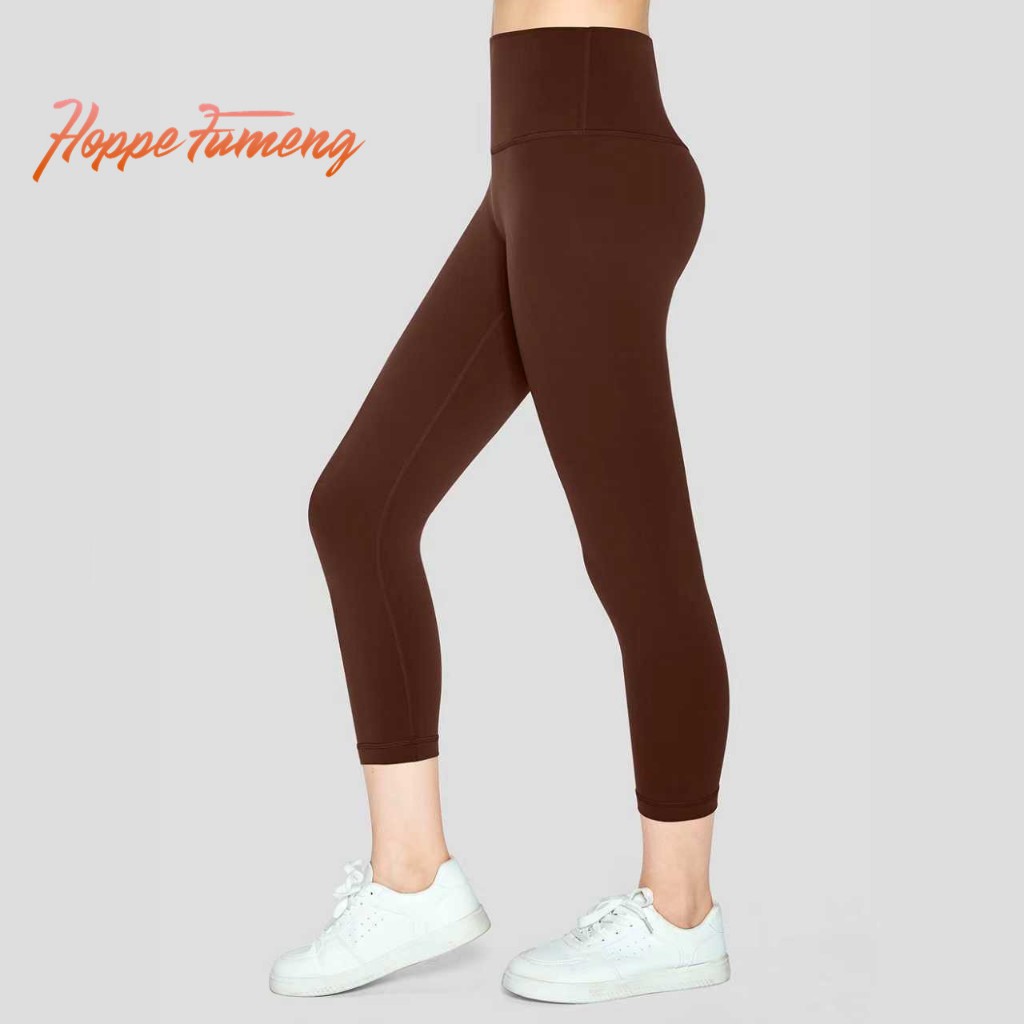 กางเกงเลกกิ้งโยคะเอวสูงเปลือยที่เหมาะกับผิวสําหรับผู้หญิง