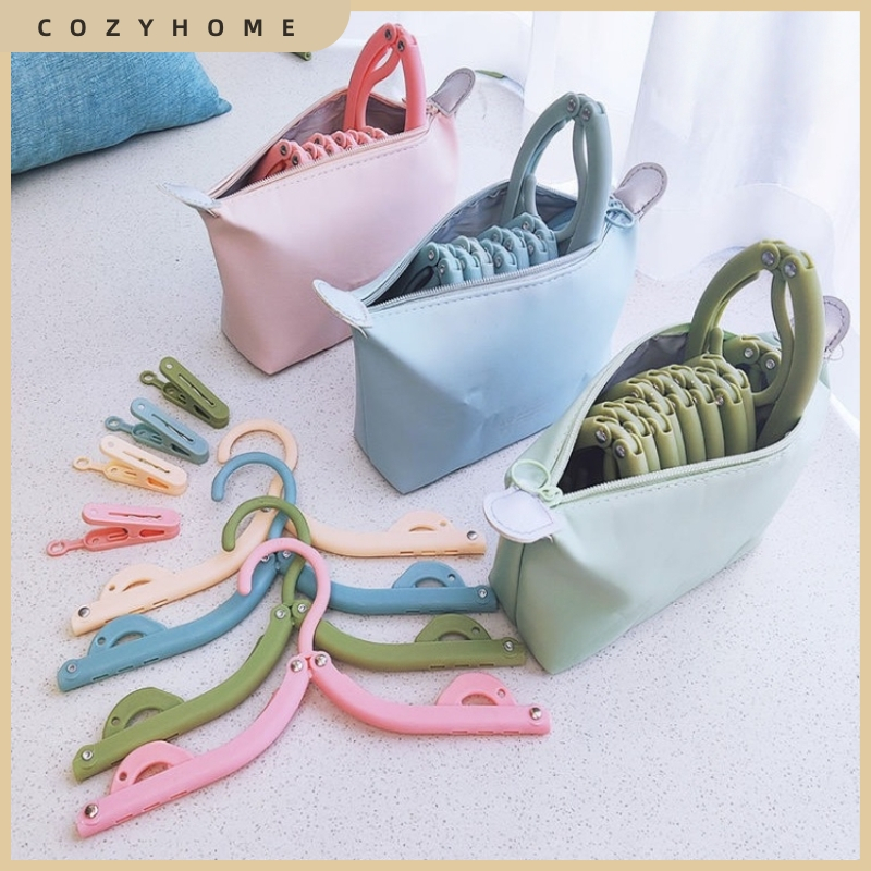 [คลังสินค้าพร้อม] COZYHOME 8 ชิ้นไม้แขวนเสื้อแบบพับได้พร้อมกระเป๋าเก็บ Outing Travel แบบพกพาเด็กผู้ใหญ่ราวตาก