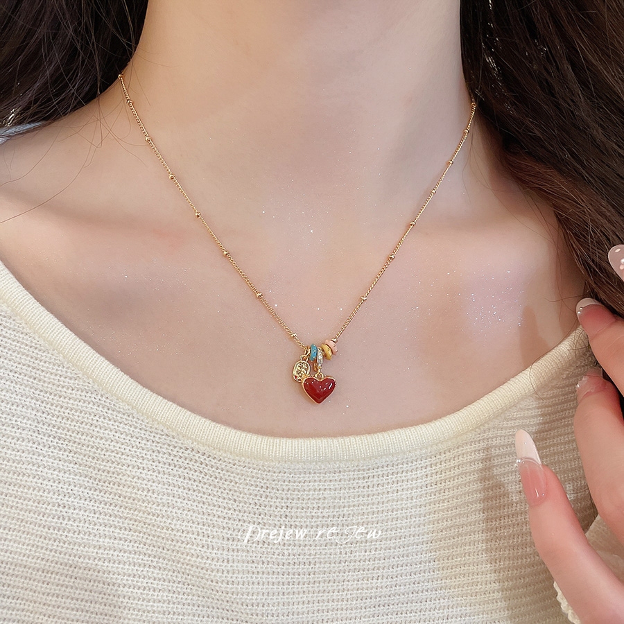 สร้อยคอลูกปัดหัวใจVintage Gold Red Enamel Charm สำหรับผู้หญิง สไตล์แฟชั่นน่ารัก