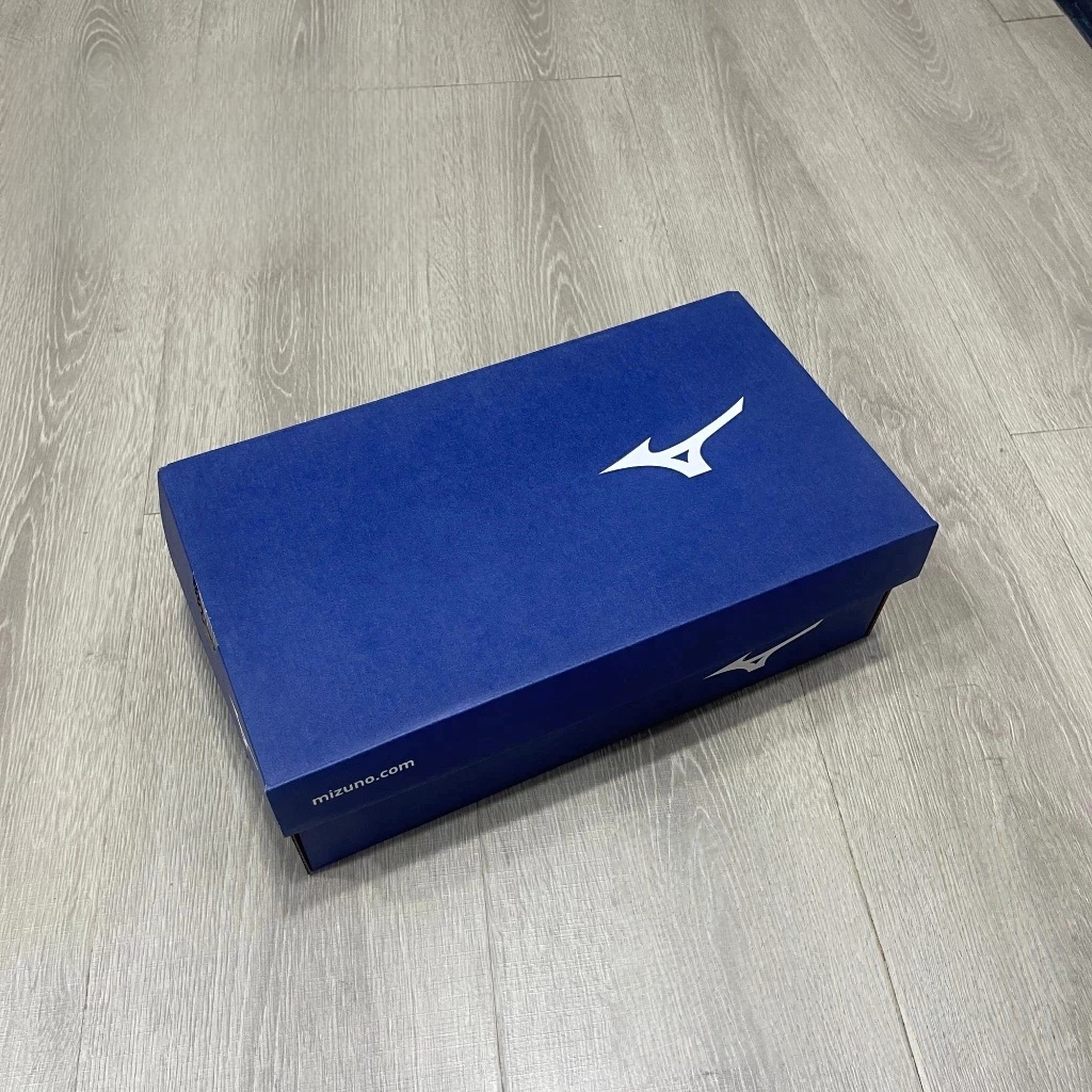 กล่องรองเท้า จัดส่งแบบกล่องรองเท้าฟุตบอล Declaration: รองเท้าในร้านของเราจัดส่งในกล่องรองเท้า มั่นใจได้ว่าจะซื้อ