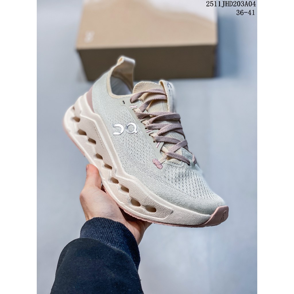 รองเท้าวิ่ง On Cloudsurfer Max