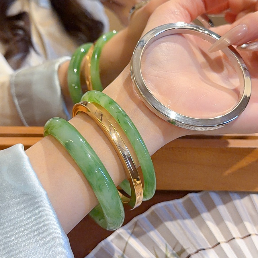 [Jewbeauty]ชุดกำไลข้อมือโลหะหยกสีเขียว แฟชั่นสำหรับผู้หญิง สวมหลายวงได้