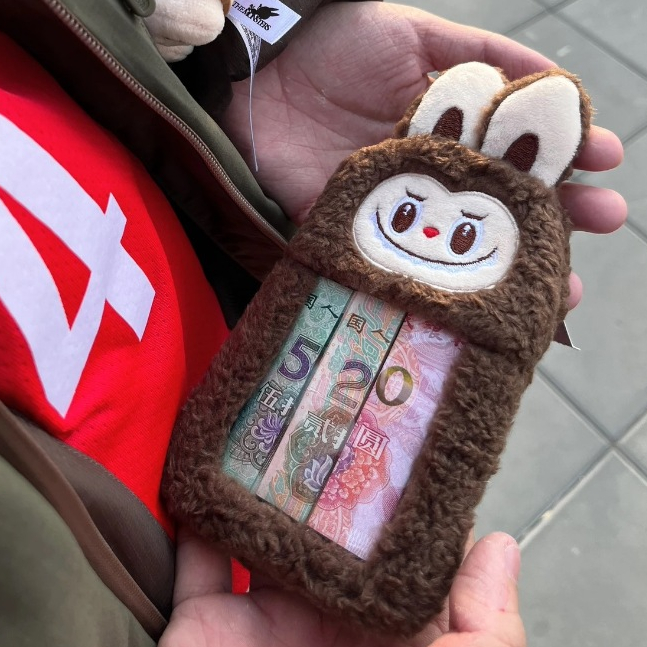 ปลอกหุ้มการ์ด Lafufu น่ารัก - ที่วางกํามะหยี่ผ้ากํามะหยี่นุ่มพิเศษสําหรับบัตรประจําตัวโรงเรียนรถบัสผ